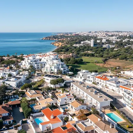 Serene Spacious House - Swimming Pool & Garden * Olhos de Agua (Albufeira)