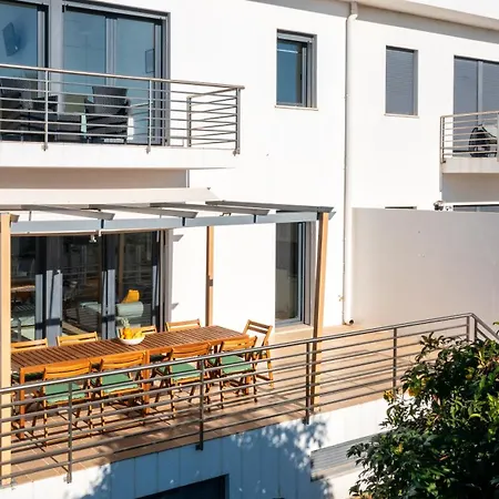 Dom wakacyjny Serene Spacious House - Swimming Pool & Garden *